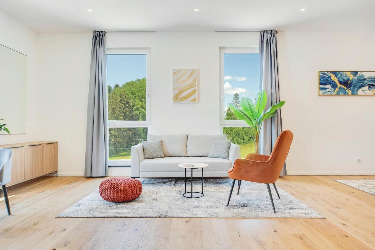 Bright: Rosenheim Aicherpark Bagian luar foto