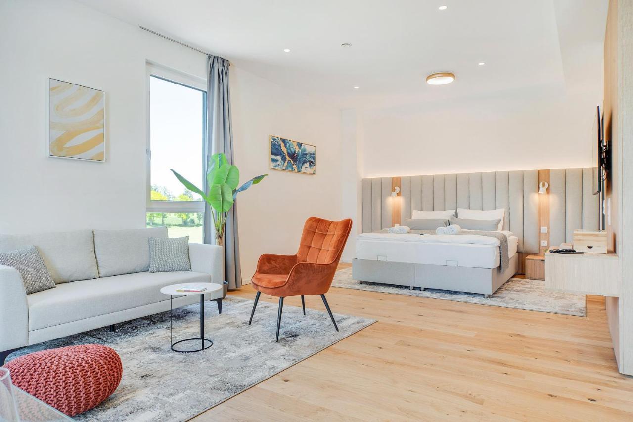 Bright: Rosenheim Aicherpark Bagian luar foto