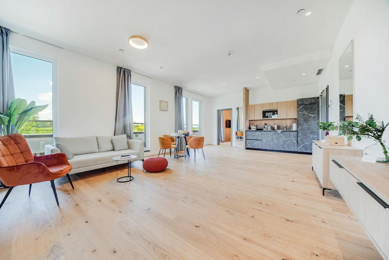 Bright: Rosenheim Aicherpark Bagian luar foto