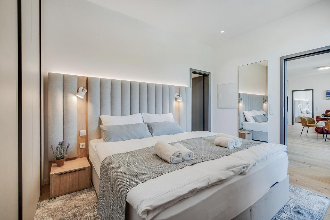 Bright: Rosenheim Aicherpark Bagian luar foto
